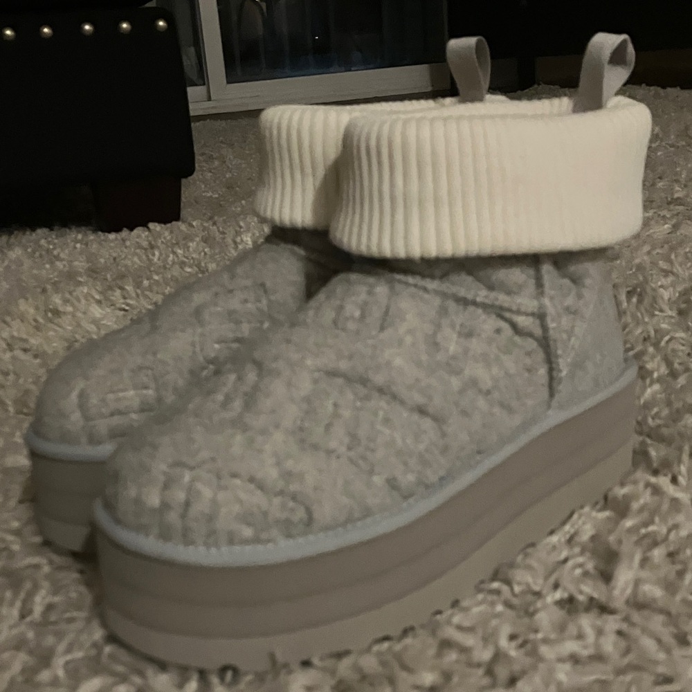 Authentictic grey classic mini platform felted Ugg / uggs / boots​